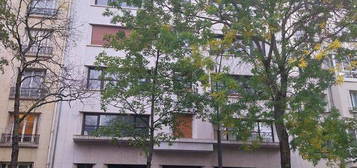 Vente Chambre de bonne / studio de 12 m² + balcon de 3 m²