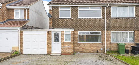 3 bed semi-detached house for sale