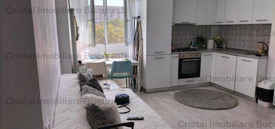 Apartament luminos, 2 camere. Zona Emil Racovita.