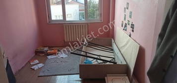 BAYRAMPAA ALTINTEPS 2+1 ARA KAT KOMBL 85 M2 BALKON MEVCUT