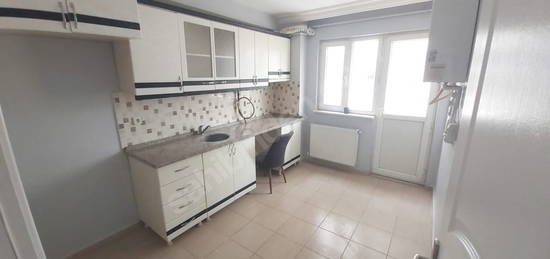 ÖZGÜRLÜK MAHALLESİNDE 2+1 ARAKAT DAİRE KİRALIK