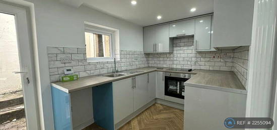 3 bedroom terraced house