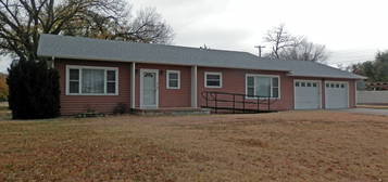 501 Division St, Downs, KS 67437