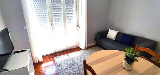 Arrendamento de Apartamento T2  em Alameda - Praça do Chile - Almirante Reis