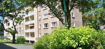 Helle 3-Zimmer-Wohnung im Dachgeschoss mit Blick auf die Dächer von Nossen