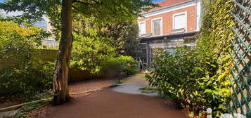 Maison 2 étages à vendre, 7 pièces, 5 chambres, 130 m²