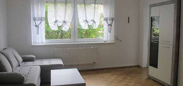 Kleine helle Single-Wohnung