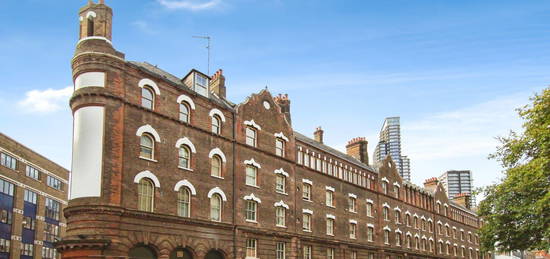 Flat for sale in Commercial Street, London E1