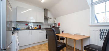 3 bedroom flat to rent