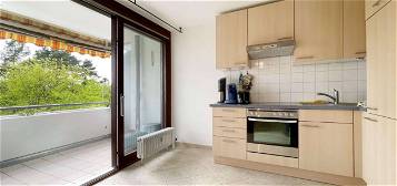 Stilvolle 1,5-Zimmer-Wohnung mit Balkon und Einbauküche in beliebter Halbhöhenlage