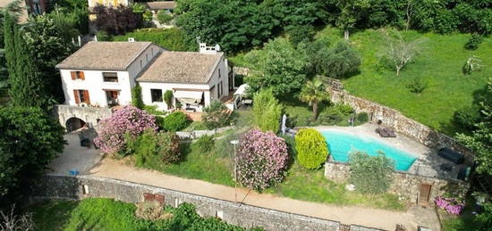 Maison  à vendre, 7 pièces, 5 chambres, 205 m²