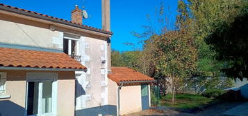 Petite maison dans Les bois