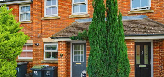 Terraced house for sale in Villiers Close, Luton, Bedfordshire LU4