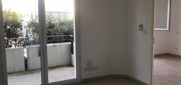 Loue appartement St SINON