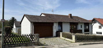 Schöner Bungalow in ruhiger Lage mit großen Grundstück