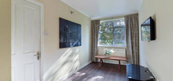 3 bed flat for sale