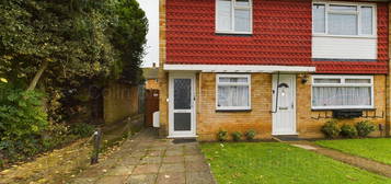 Maisonette for sale in Percy Gardens, Hayes UB4