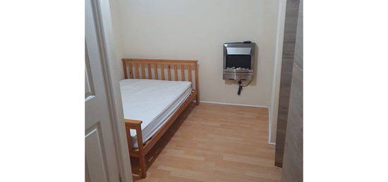 Flat to rent in Archway Road, London N6