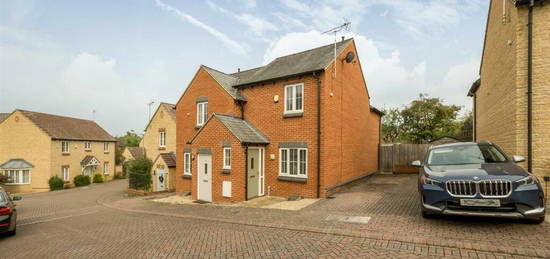 2 bedroom semi-detached house for sale