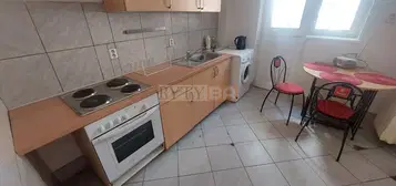 Prenájom bytu 2,5+1 (pre 4 - 5 študentov), 74m2, Heydukova, Bratislava I, cena : 725,- EUR bez energií