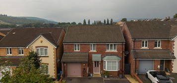 4 bed detached house for sale