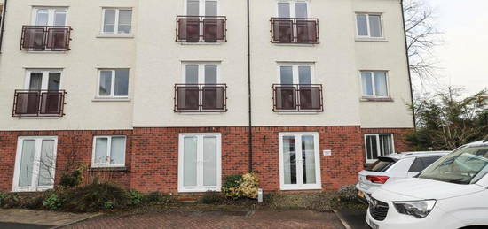 2 bedroom ground floor flat for sale