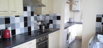 4 bedroom terraced house to rent