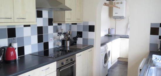 4 bedroom terraced house to rent