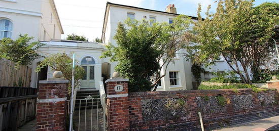 Flat to rent in Richmond Road, Brighton, East Sussex BN2