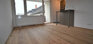 ITZLING I Komplett möblierte Design-Garconniere mit sonnigem Balkon nahe Techno…