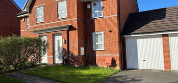 3 bedroom semi-detached house to rent