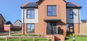 3 bedroom detached house to rent