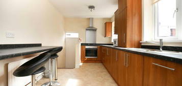 4 bedroom maisonette