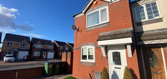 End terrace house to rent in Woodruff Way, Walsall WS5