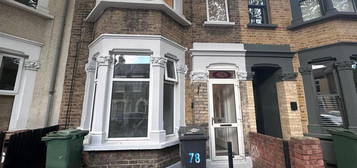 4 bedroom terraced house to rent