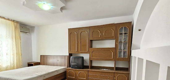 Apartament cu 3 camere , str. Mihai Eminescu, 70 mp