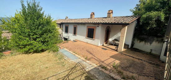 Villa unifamiliare via Della Colonia, 2, Centro, Narni