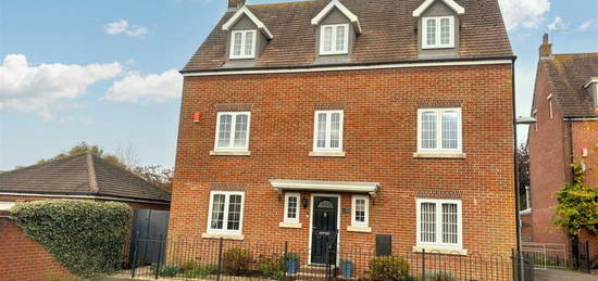 5 bedroom detached house for sale