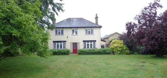 5 bedroom detached house