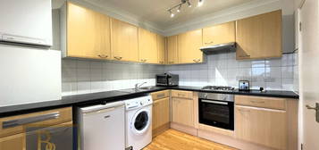 Flat to rent in Seven Sisters Road, London N7