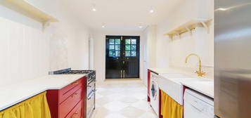 Terraced house to rent in Belgrade Road, London N16