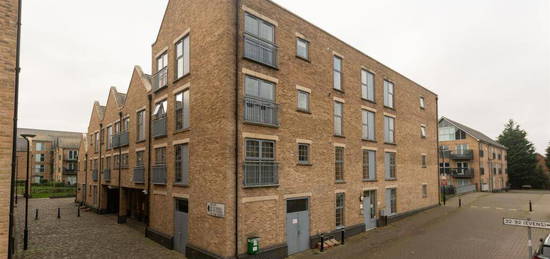 3 bedroom ground floor flat for sale