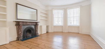 Flat to rent in Brunswick Place, Hove BN3