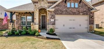 125 Griffin Ave, Fate, TX 75189