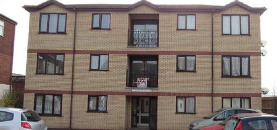 Flat to rent in Guernsey Court, Robin Hood Road, Skegness PE25