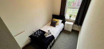 Room to rent in St. Catherines, Lincoln LN5