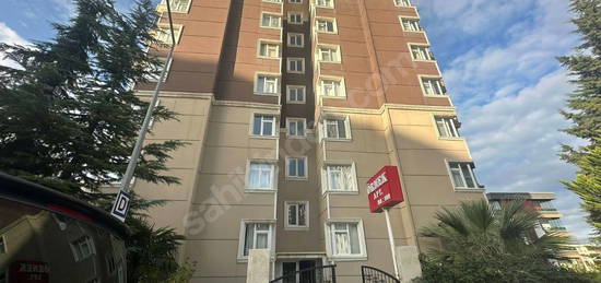 BULUT EMLAK'TAN MEVLÂNÂ MAH. BORNOVA CAD. CEPHE SATILIK 3+1 DAİR