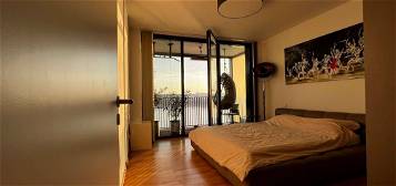 Rheinauhafen: Hochwertig möblierte  2,5 Zimmer Wohnung mit Balkon direkt zum Rhein