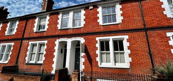 4 bedroom terraced house to rent