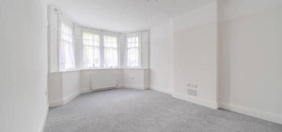 Flat to rent in Forest Rise, London E17